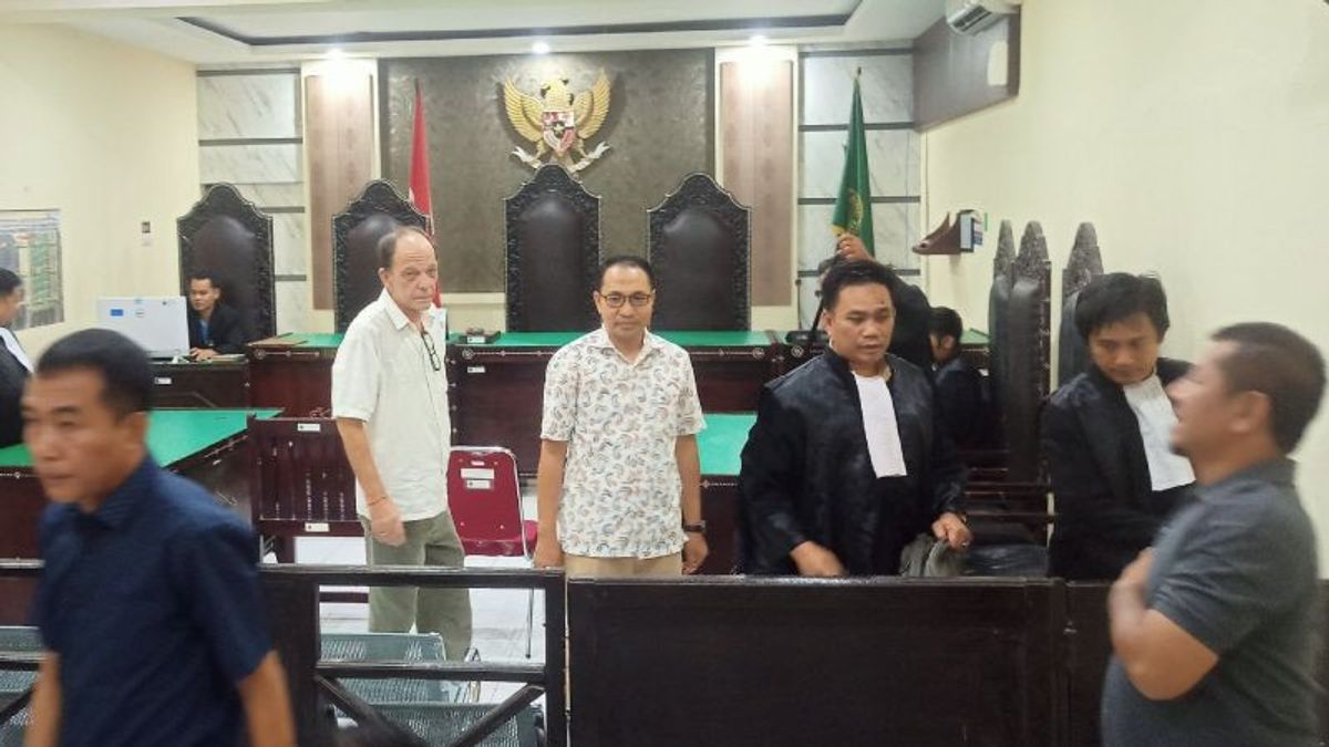 2 Chambre des juges du bureau extérieur de la région, la session du verdict sur l’exploitation de l’eau Gili Trawangan NTB est reportée