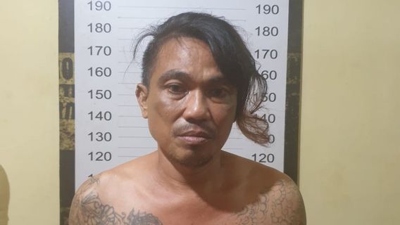 Courrier Volé Par Un Homme à L’abri En Raison De La Pluie à Makassar, Duit Rp5 Millions Raib
