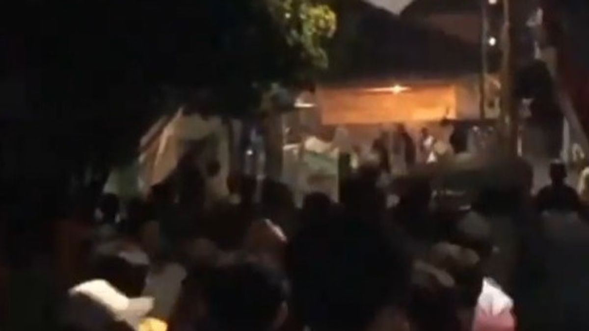 ビデオ:鋭い武器によって殺された1人、新しいジョハル・タウランの握り 