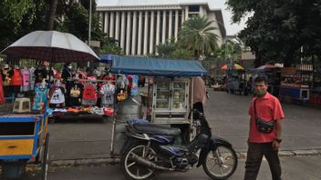 In The Next Five Days, Street Vendors Can No Longer Sell In The Istiqlal Mosque Area