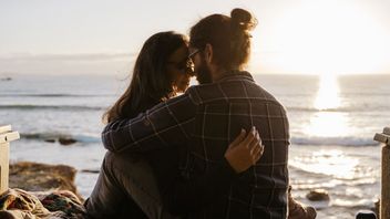 Romantis dengan Pasangan Bisa Jadi Obat Depresi, Begini Penjelasan Ahli