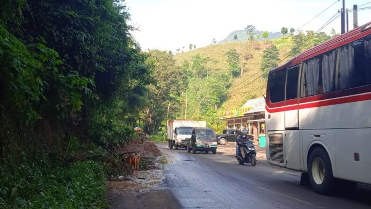 Jalur Garut-Bandung yang Kembali Normal Setelah Sempat Tertutup Longsor