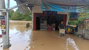 홍수로 피해를 입은 오간 코메링 울루