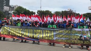 Demo Tolak UU Cipta Kerja, Ribuan Buruh Sudah Berkumpul di Patung Kuda