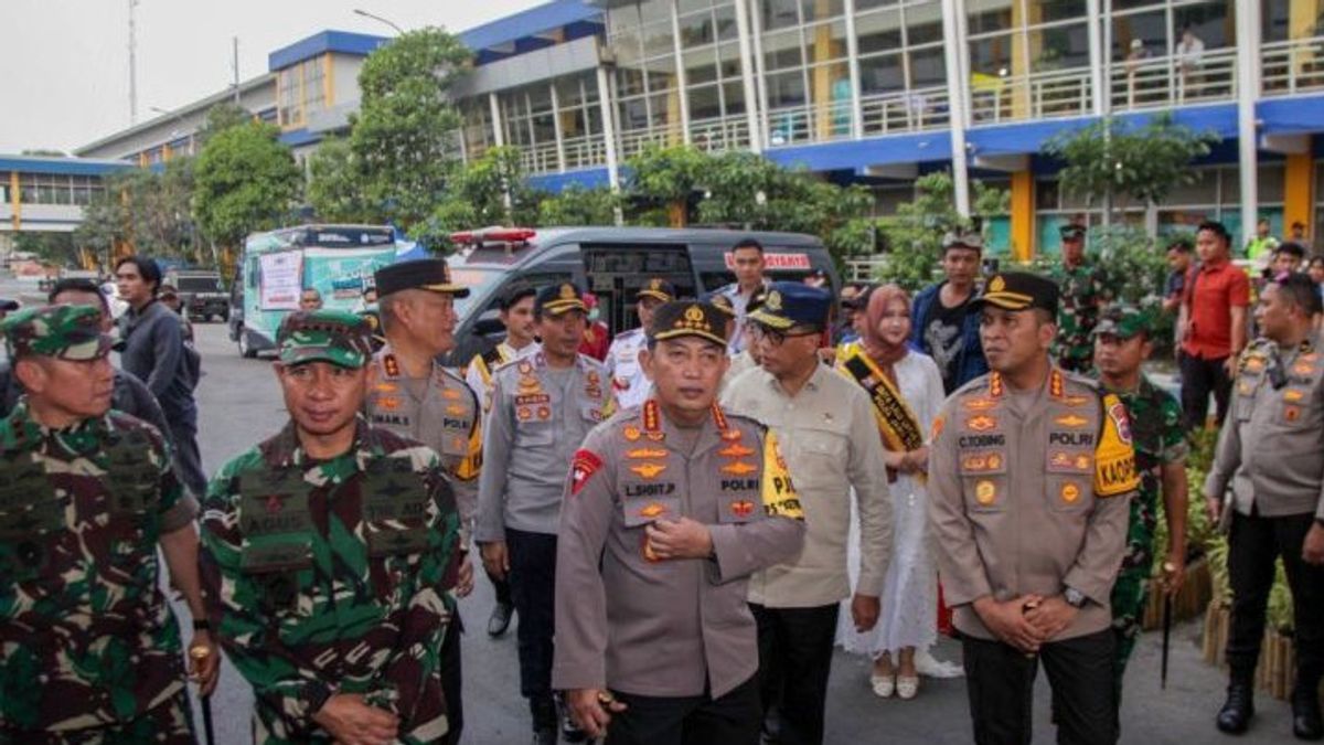 Commandant : Tni Siagakan 2 000 membres du personnel ont sécurisé le village de Lebaran dans l’est de Jatim