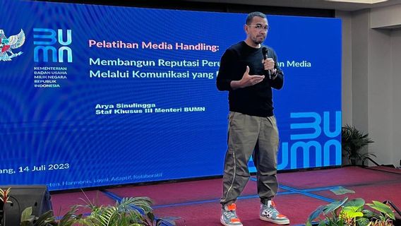 Arya Sinulingga rapporte Balik Nazaruddin Dek Gam à la police