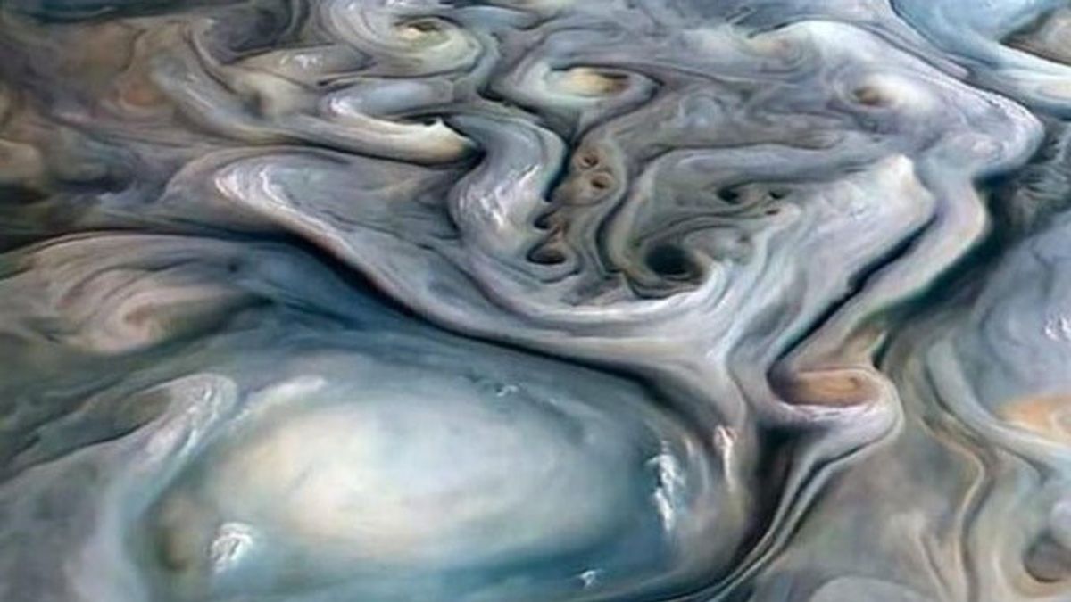 研究者たちは、木星は周囲の赤ちゃん惑星の「朝食」のために大きくなると結論づけています