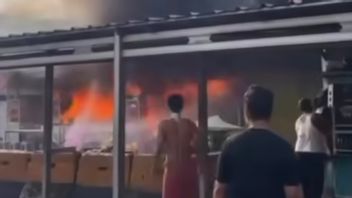 消火、仙園ターミナル店の火災で3つの屋台が焦げた