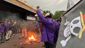 Lempar Telur Busuk ke Dalam Gedung DPR, Demonstran di Gerbang Pancasila Bubarkan Diri