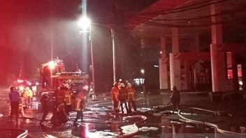 خمسة انفجارات وقعت في منطقة محطة مارغوموليو للوقود في سورابايا