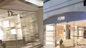 Demo Besar di Jakarta, Toko Branded di Plaza Senayan Mulai Kosongkan Barang