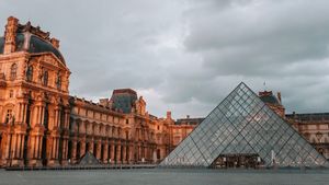 Perampokan di Museum Louvre Curi Perhatian, Netizen Salfok dengan Hal Ini