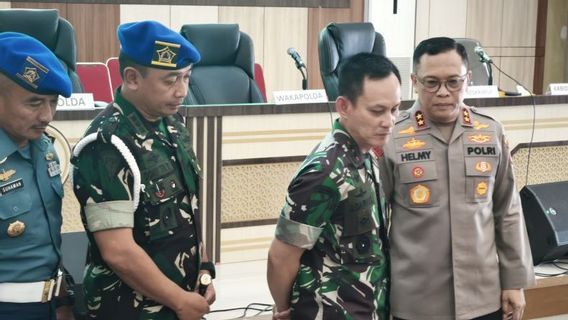 パンダム 事件 TNI シューティング 3 警察: 3 頭のセンピとは異なるタイプのスリーブ