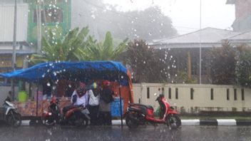 Peringatan untuk Warga Maluku: Waspada Cuaca Ekstrem dalam Sepekan