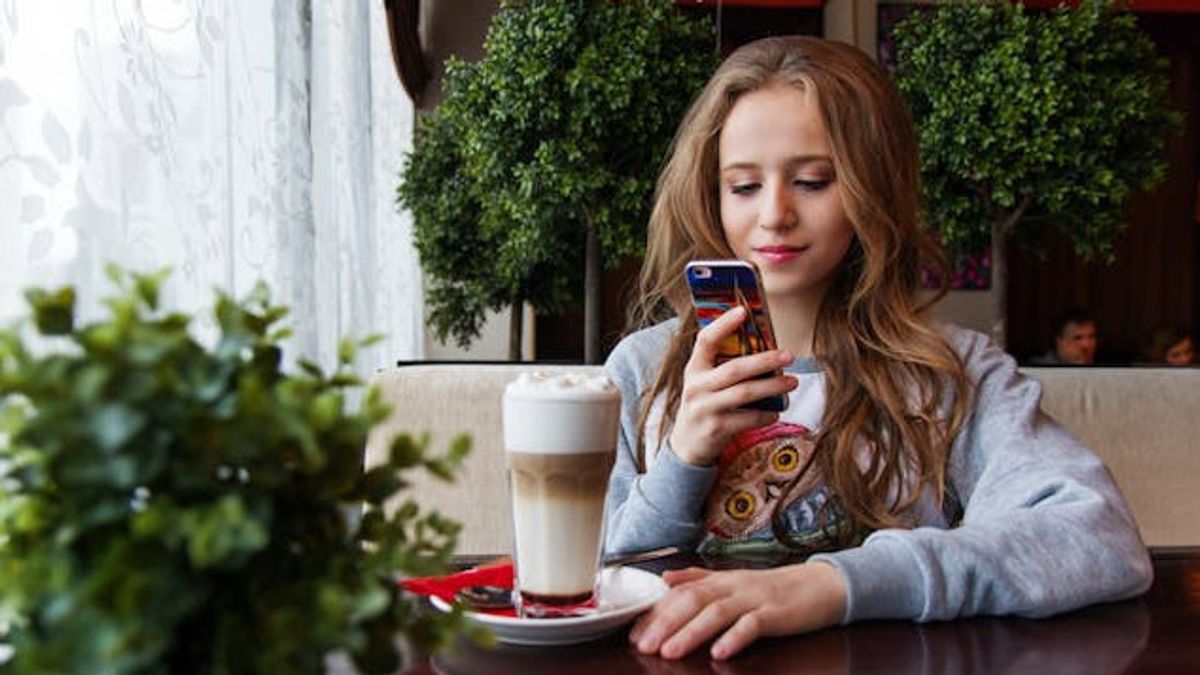 8 Tips For Making Rules For Using Cellphones For Teenagers