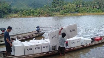Pengalaman Sebar Vaksin COVID-19, TNI Pastikan Logistik Pemilu 2024 Jangkau Pulau Kecil