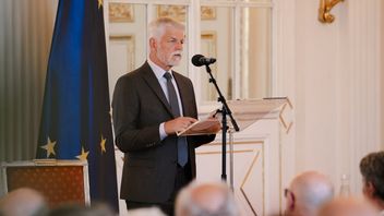 Czech President Urges Arms Ammunition Assistance To Ukraine To Continue