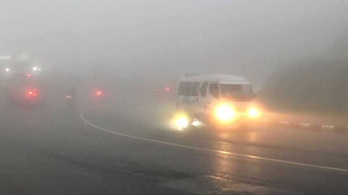 Foggy and Heavy Rain Peak Line, Police Ask Extra Drivers to be Careful