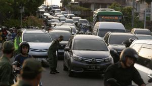Polisi Rekayasa Lalin di Malioboro Yogyakarta Sambut Pemudik Lebaran 2025