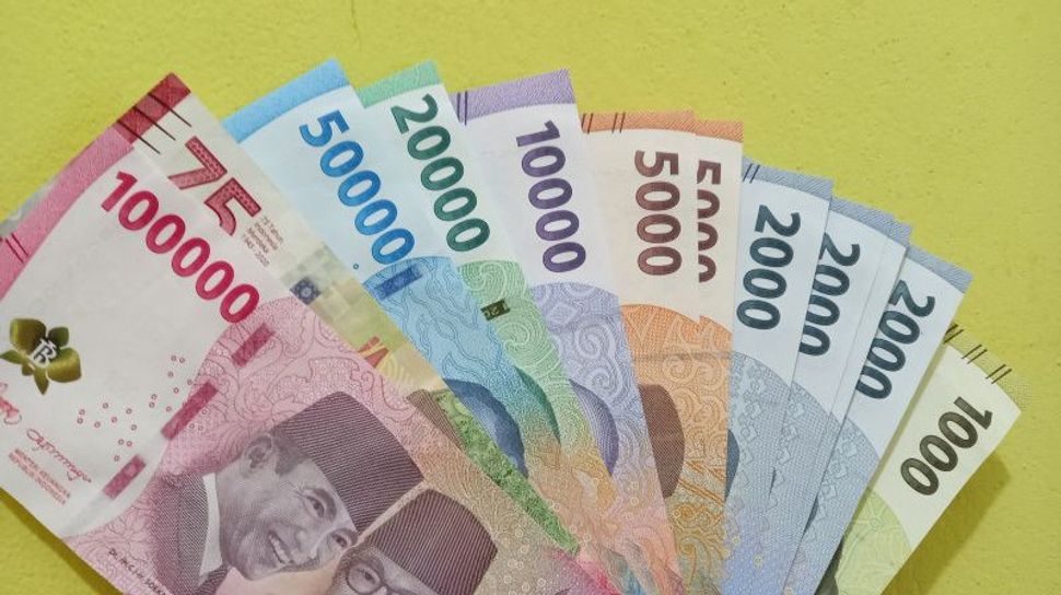 インドネシア銀行は2023年にベンクルで140枚の偽造紙幣を発見し、そのほとんどが100