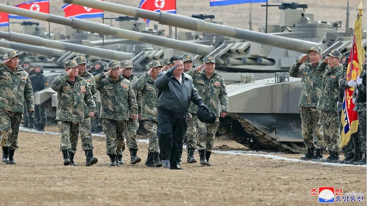 Reviewing Military Exercises, Kim Jong-un Praises North Korea's New Main Battle Tank