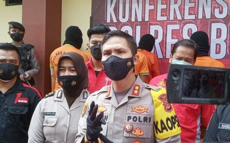 Ibu-ibu Pelempar Botol Plastik ke Mulut Kuda Nil Terancam Penjara