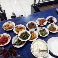 Politikus Minang Minta Restoran Nasi Padang Babiambo Ganti Nama