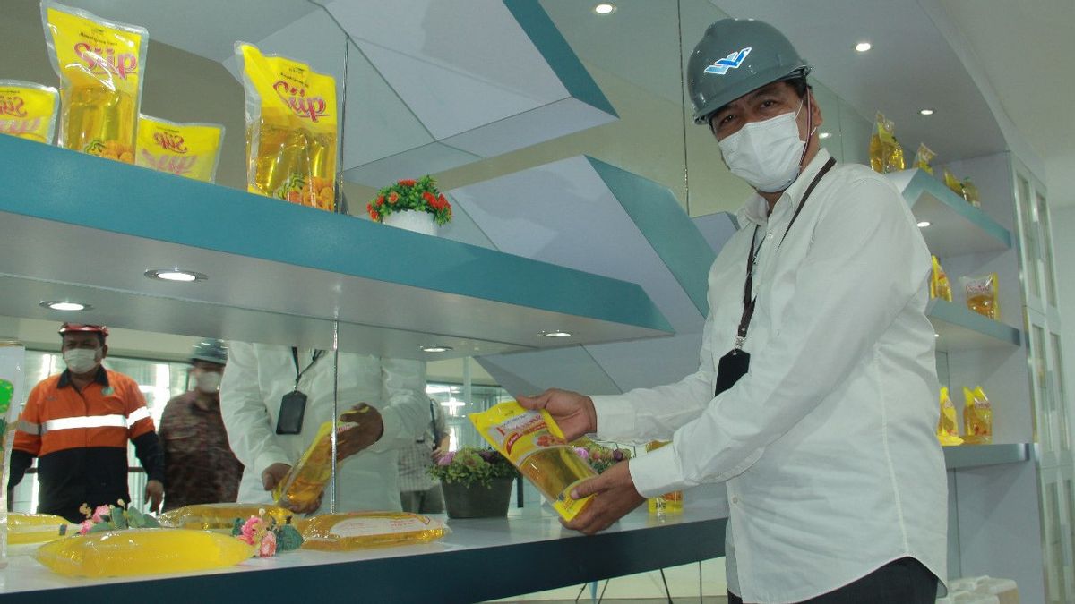 وزير التجارة المعني بزيت الطهي ووزير الصناعة أغوس غوميوانغ يعد بالتنقيب الصناعي