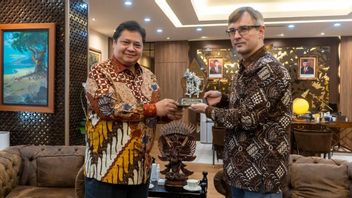 Meeting With Coordinating Minister Airlangga, Ukrainian Ambassador Confesses Millions Of Tons Of Wheat Can't Be Exported Due To War