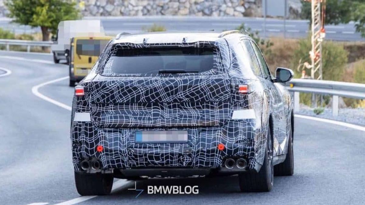 One Of BMW X5's Highest Variants Recently Caught On Camera On European Roads, Using The PHEV System?