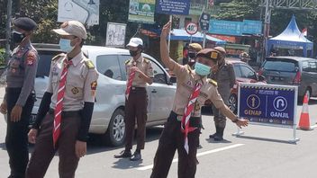 COVID-19 Task Force Involves Scouts To Supervise Odd-Even System In Puncak Bogor
