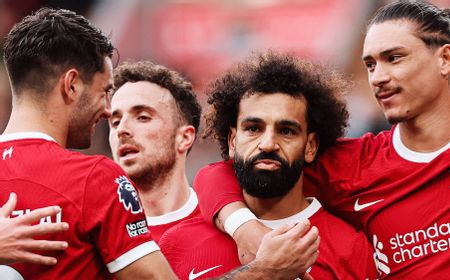 Dwigol Salah Kalahkan Everton, Liverpool Rebut Posisi Puncak