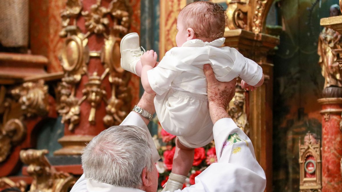 Slipping And Hitting His Foot In The Basin, Pastor Accused Of Abusing Babies At Baptism