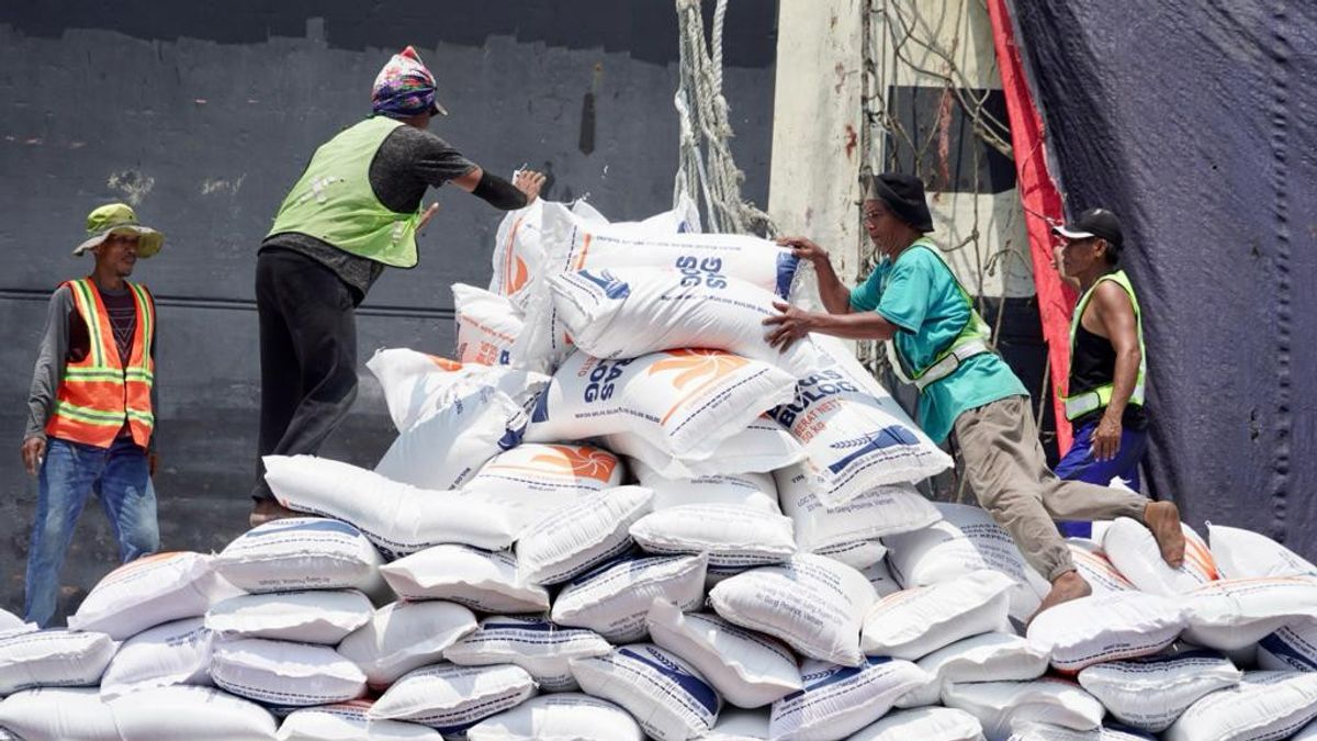 تأمين المخزون قبل عيد الميلاد والعام الجديد ، CBP 4,700 طن من تايلاند تصل إلى ميناء كوبانغ