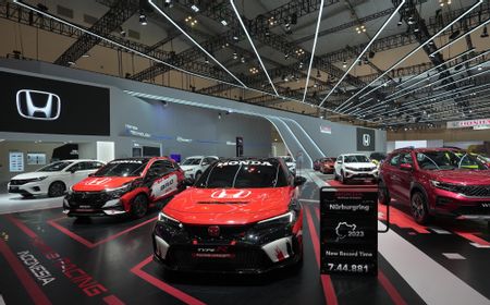 Honda Menggebrak GIIAS 2023 dengan Civic Type R Edisi TCR dan City Hatchback RS