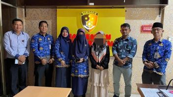 Asking For Residents' Protection In Riau, NTB Girl Who Will Be Used As An Illegal Worker Is Secured By Police