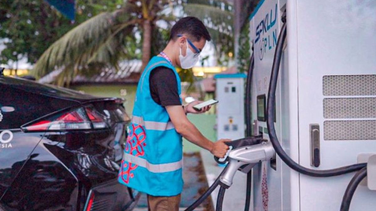 ASEANサミット代表団は電気自動車を使用し、PLNはラブアンバジョに108の充電ステーションを準備します