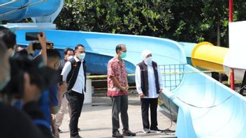 Checking The Condition Of The Ambrol Slide At Kenpark Surabaya, Khofifah Ensures Management Pays For Victim Treatment