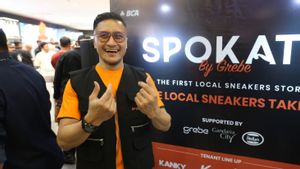 Starting from Online Shopping Trauma, Arie Untung Down the Local Shoe Degree Lift Mountain