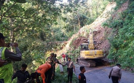 Longsor Menimpa Rumah di Lumajang Jatim, 3 Orang Meninggal