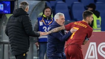 Menanti Keputusan AS Roma soal Nasib Jose Mourinho dan Hansi Flick