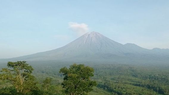 警戒態勢、スメル山活動 21回の噴火地震