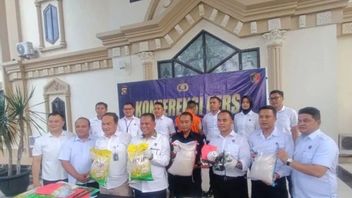 in emballage du riz SPHP à Jambi, la police interne du mécanisme de distribution de Bulog