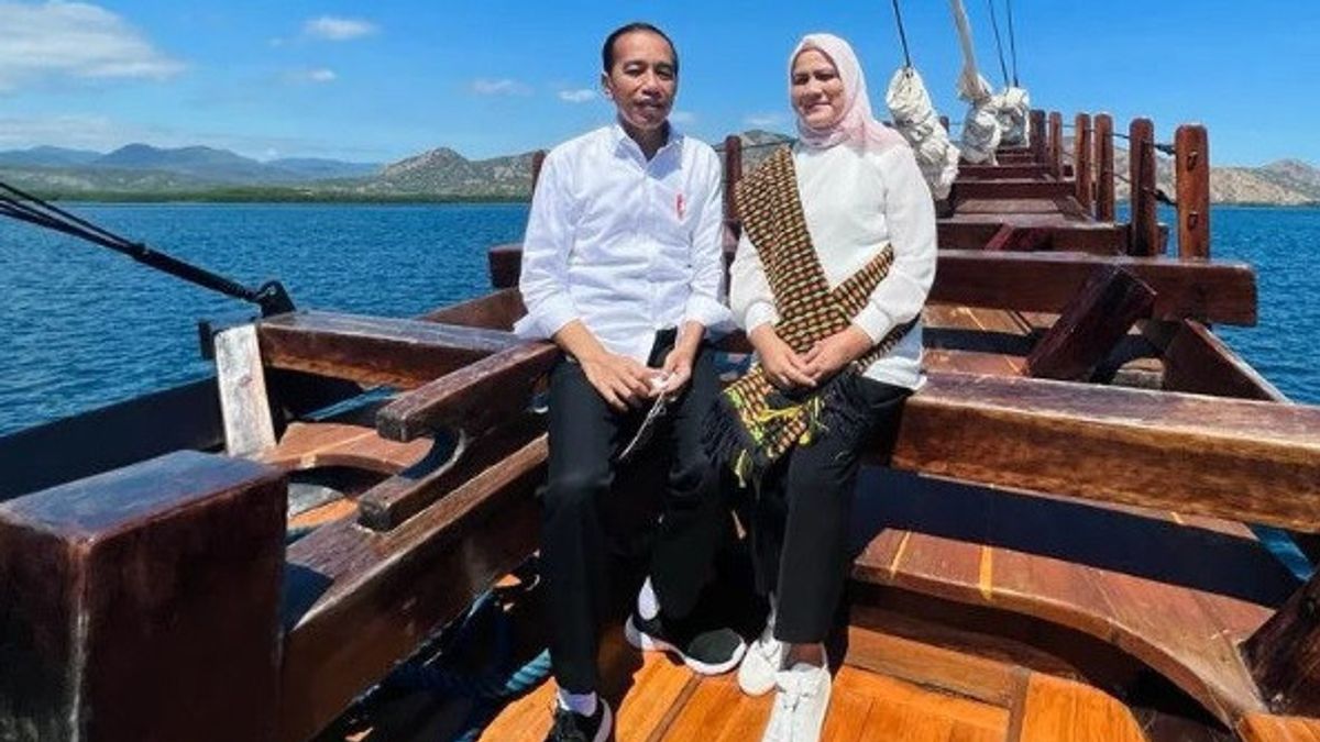 Jokowi Unggah Foto Romantis Bersama Iriana Saat Naik Kapal Pinisi di NTT, Warganet Lempar Pujian: <i>So Sweet</i>