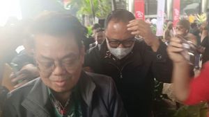 Usai Diperiksa KPK Alwin Basri Suami Mbak Ita Pilih Bungkam