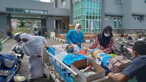 Khawatir Gempa Susulan Pasien RSAM Dirawat di Tenda Darurat