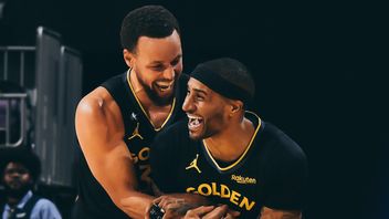 Stephen Curry Bawa Warriors Bungkam Timberwolves