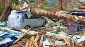 Salutambung Market In Majene Collapses In Strong Winds