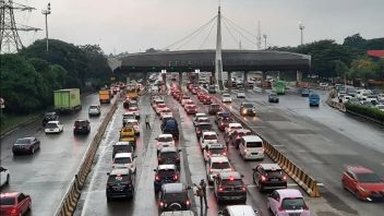 127.406 Kendaraan Lintasi Tol Tangerang-Merak hingga H-3 Lebaran