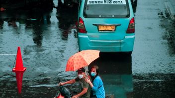 ブラザーズレバランの家に行きたい人は、ジャカルタの天気予報を監視しています